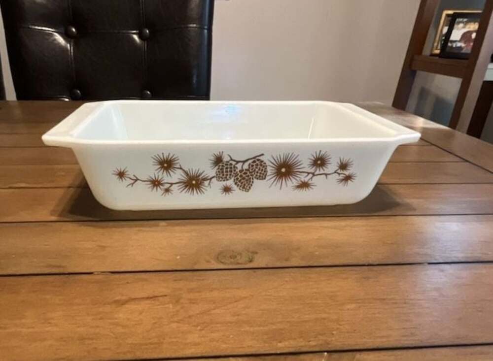 Vintage Pyrex 575-B Golden Pine Cone Space Saver Casserole Dish